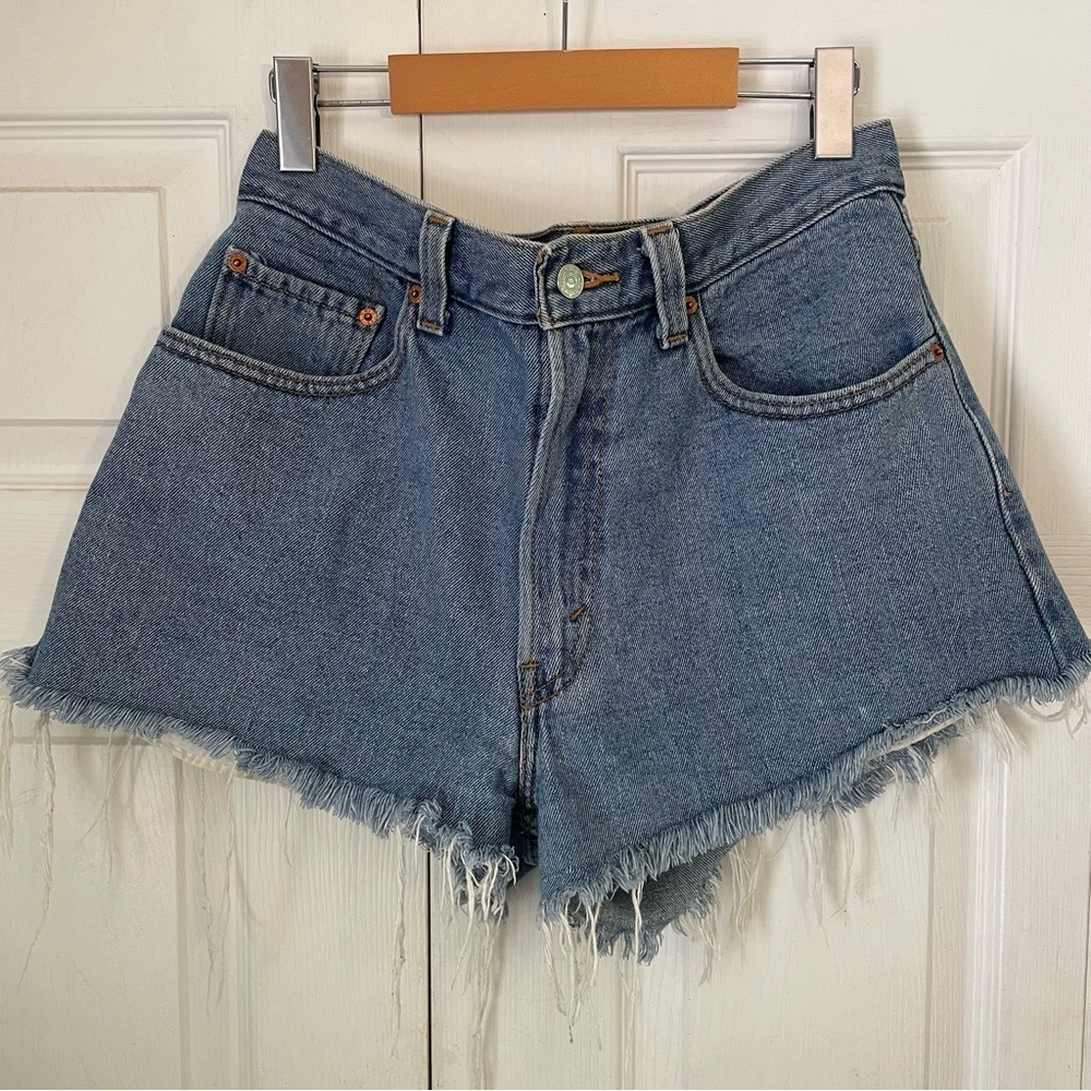 Levi’s 550 Cut Off Relaxed Fit Blue Denim Jean Shorts W 34